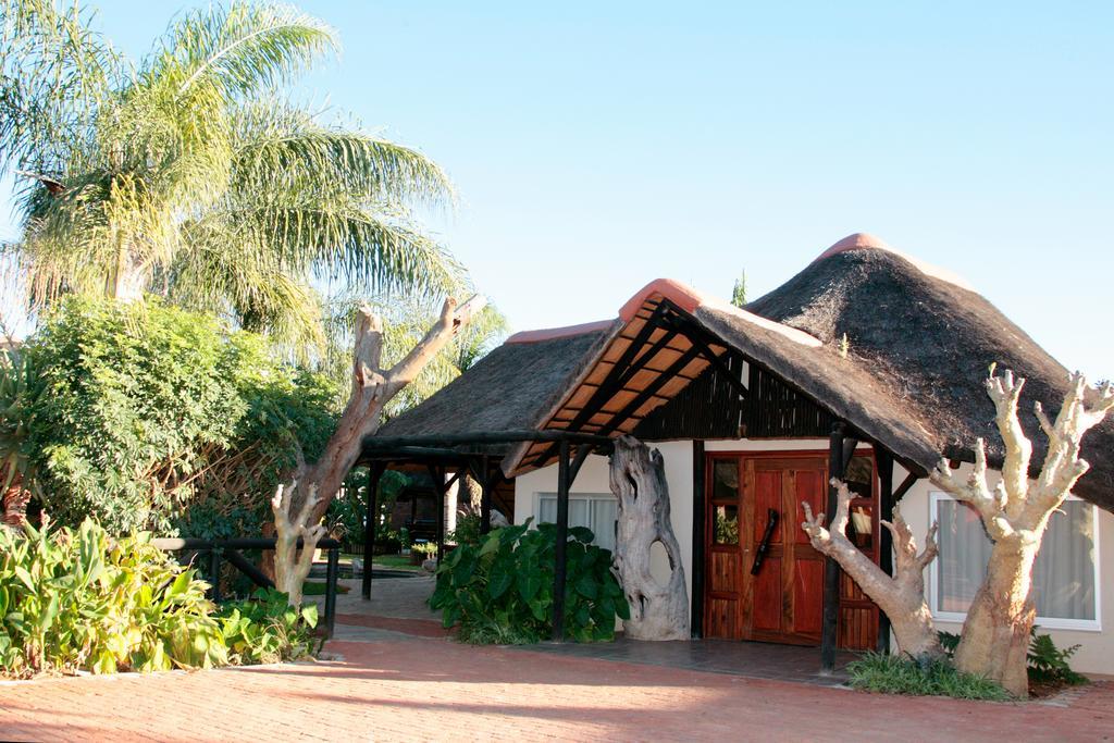 Cest Si Bon Hotel Otjiwarongo Exterior photo