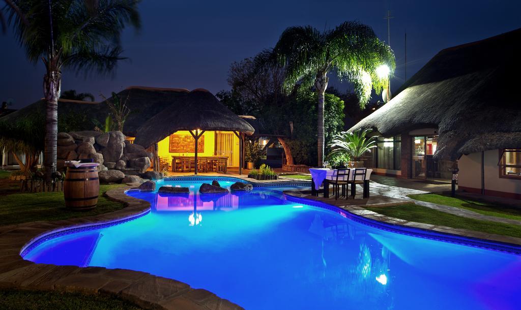 Cest Si Bon Hotel Otjiwarongo Exterior photo