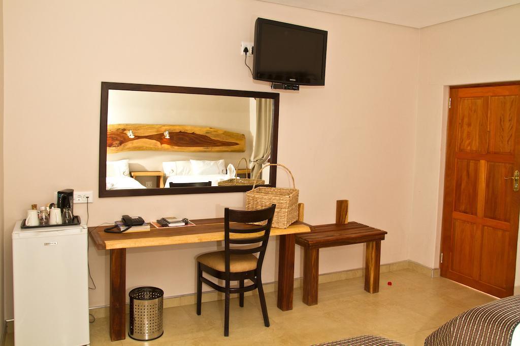 Cest Si Bon Hotel Otjiwarongo Room photo