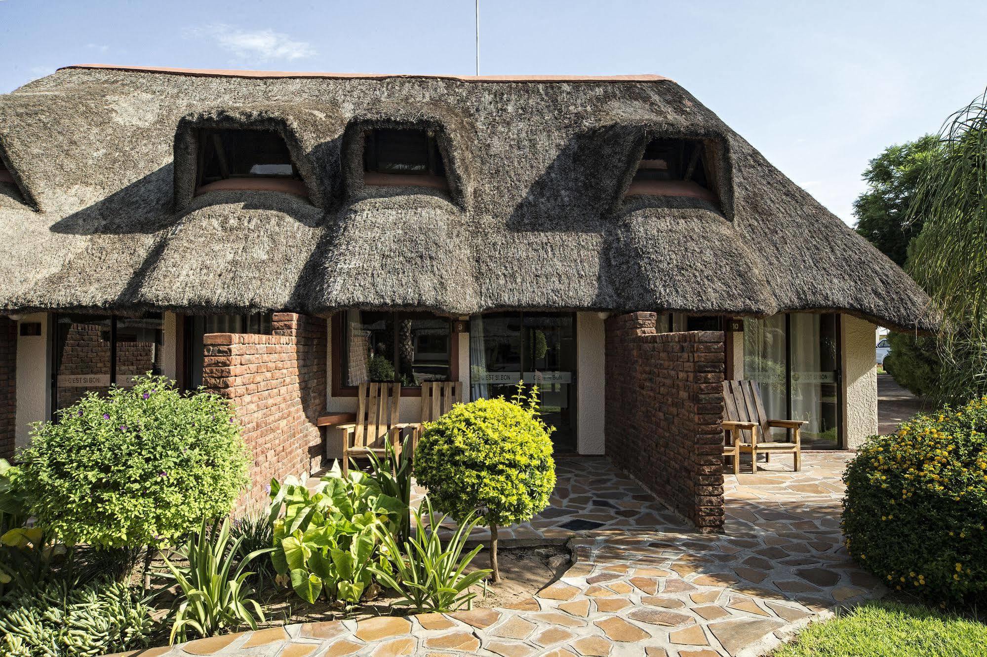 Cest Si Bon Hotel Otjiwarongo Exterior photo