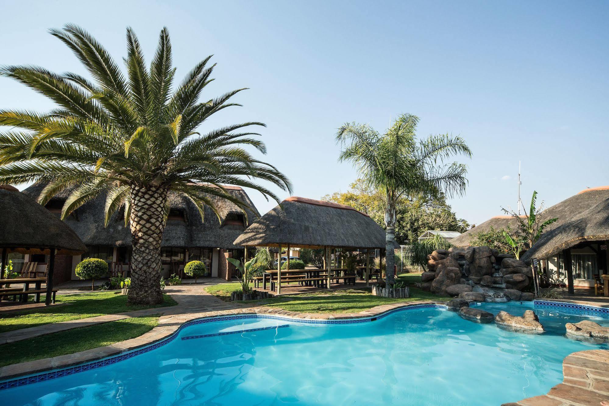 Cest Si Bon Hotel Otjiwarongo Exterior photo