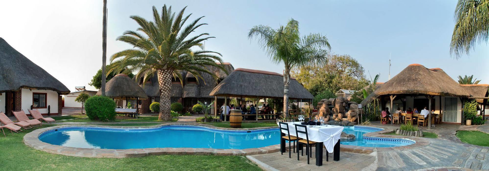 Cest Si Bon Hotel Otjiwarongo Exterior photo